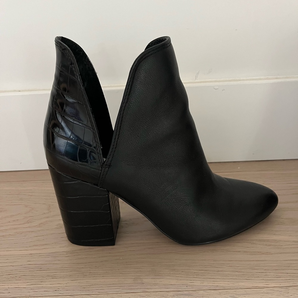 Steve Madden Rookie Bootie size 7.5